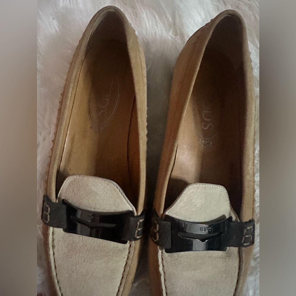 Tod’s Loafers -classic -neutral colors